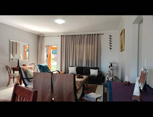 2 BEDROOM FREESTANDING FOR SALE IN GROOT BRAKRIVIER CENTRAL
